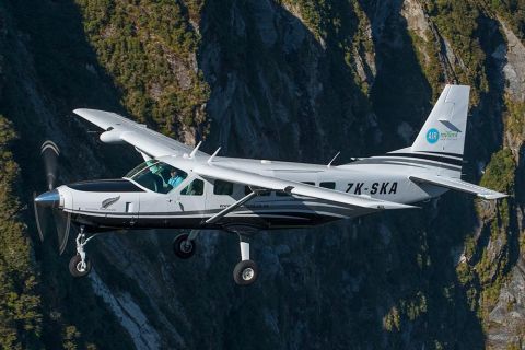 Queenstown: Milford Sound Scenic Flight and Nature Cruise