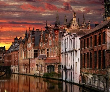 From Brussels: Bruges Day Trip with Boat Tour Option (ES)