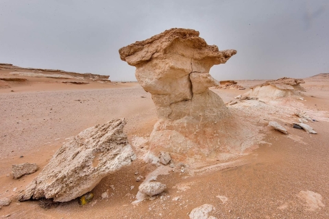 Doha: Rzeźba Richarda Serry w zachodnim Katarze, Mushroom Rock Tour