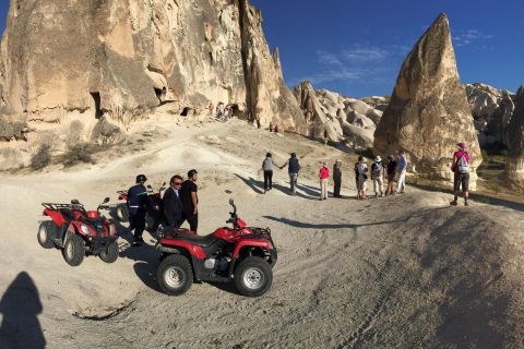 Capadocia: aventura en quad por los vallesTour de 2 h en quad - valles de las Rosas, Espadas y Amor