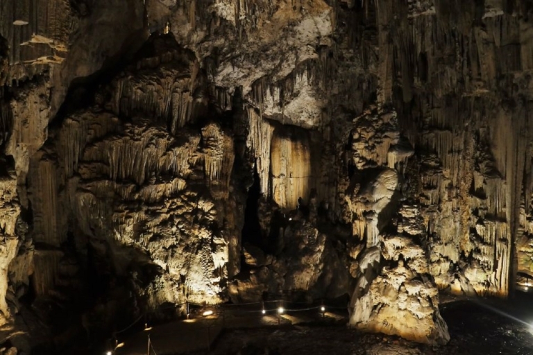 Desde Rethymno: Arkadi- Margaritas - Cueva de Melidoni - AxosPueblos de Montaña Creta: Arkadi-Margarites-MelidoniCueva-Axos