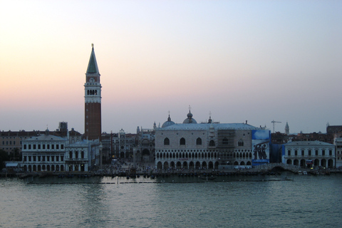 Venise: promenade privée en soirée avec promenade en gondole