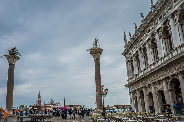 Venetië: privéavondwandeling met gondelrit