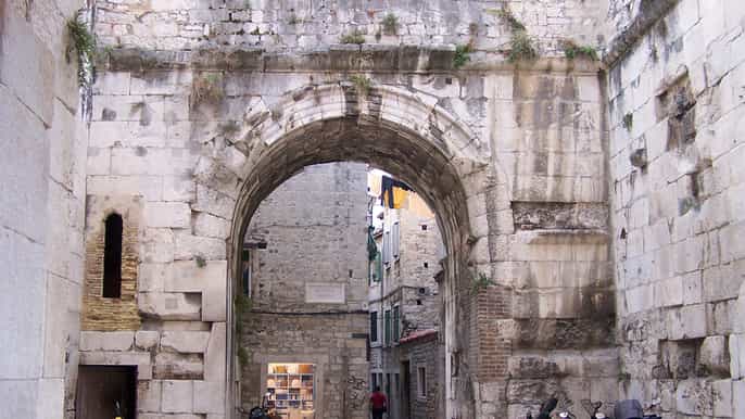 split 1.5hour walking tour and diocletians palace
