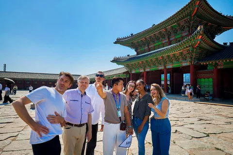Szöul városnézés: Gyeongbok palota, N Tower és helyi piac