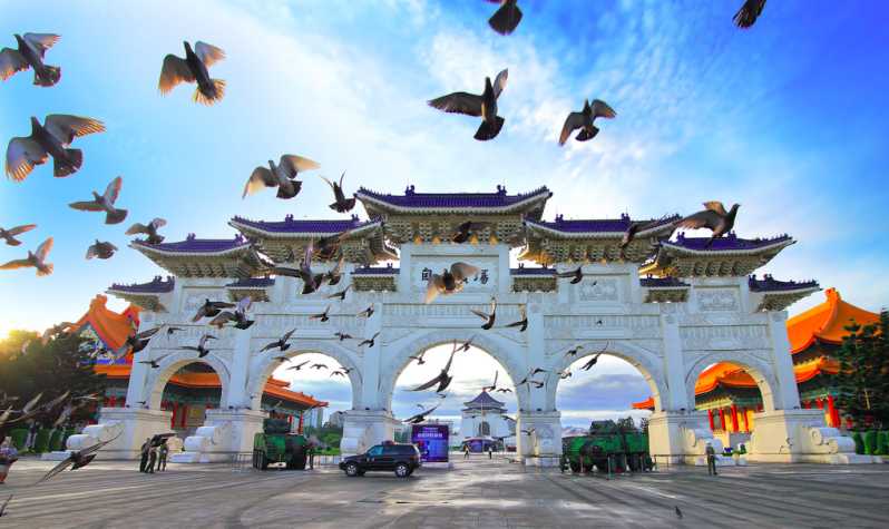 Taipei: Private Day Tour by Car