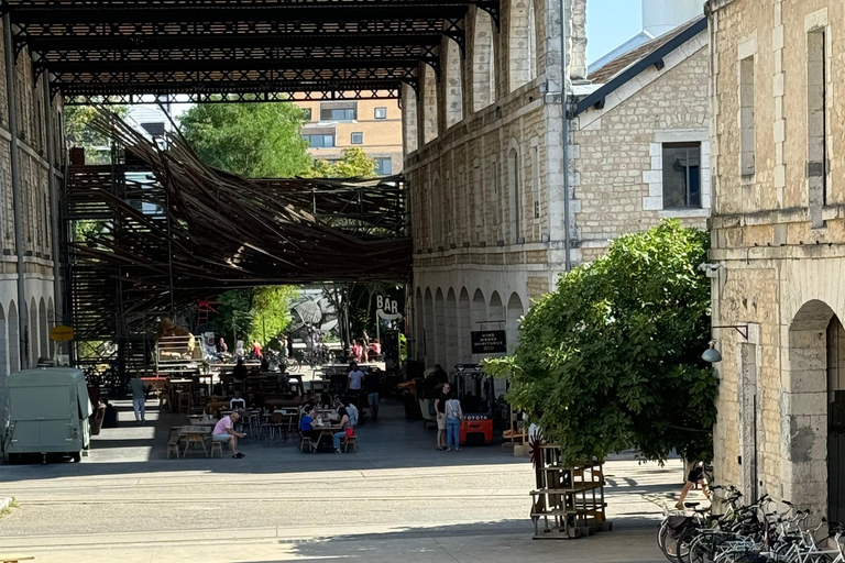 The Best of Bordeaux: E-Bike Tour with Pétanque & Appetizers