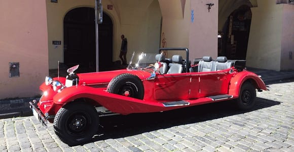 Prague: Vintage Car Ride and Walking Tour