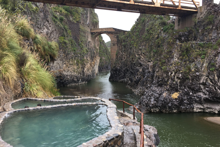 Arequipa: Valle del Colca y Mirador del Cóndor 2 Días/1 Noche