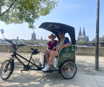 Cologne: Private Rickshaw Tour