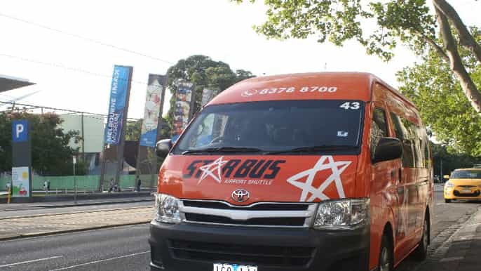 melbourne airport shared transfer to the cbd or carlton