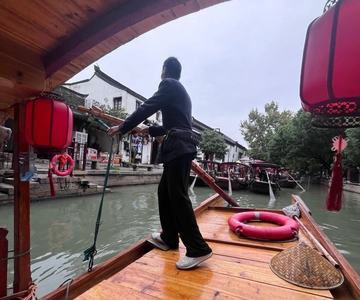 Shanghai: Zhujiajiao Water Town with Calligraphy Experience