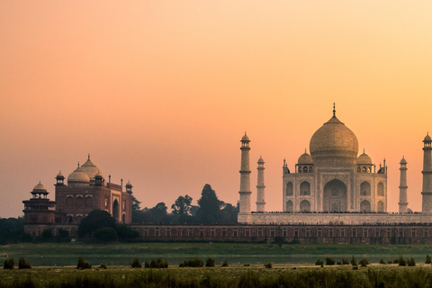 De Délhi: Viagem de um dia particular ao nascer do sol do Taj Mahal e ao Forte de AgraExcursão particular saindo de Délhi com carro, almoço, entrada e guia