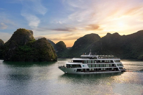 Hanoi: 3-Day Ha Long/Lan Ha Bay Cruise with Private Balcony
