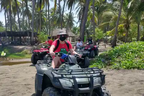 Acapulco: Wypuszczenie żółwi i przygoda z przewodnikiem na quadzie