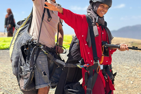 Avventura a Marrakech: parapendio, giro in cammello e colazione
