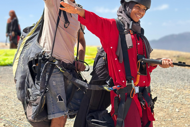 Avventura a Marrakech: parapendio, giro in cammello e colazione
