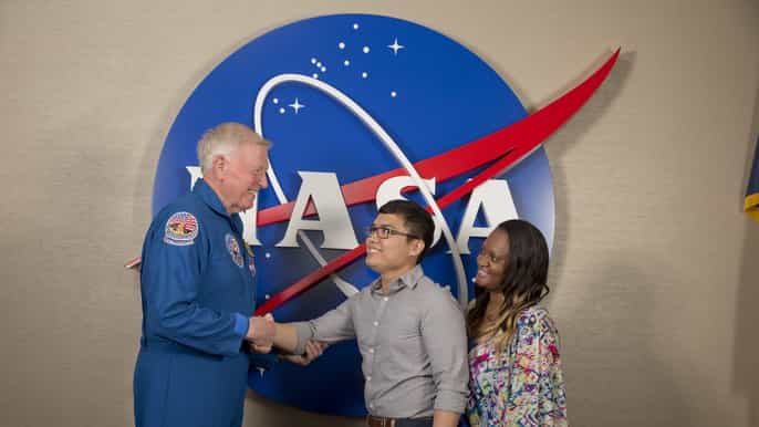 spis med en astronaut på kennedy space center tour