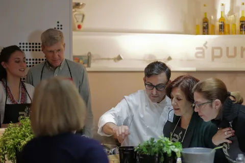 Madrid: 3-Hour Paella and Tapas Cooking Class