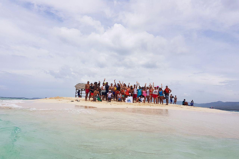 Puerto Plata: Cayo Arena Tour with Snorkeling & Lunch