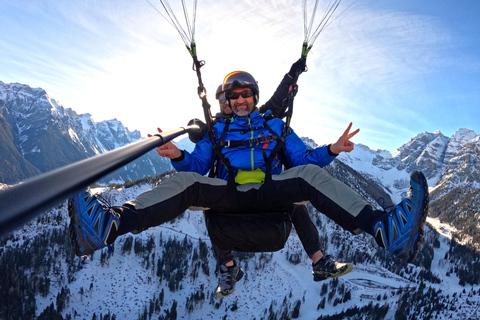 Fulpmes Schlick2000 - Winter Tandem Paragliding Flight Stubaital: Rollercoaster Action Winter Paragliding Flight