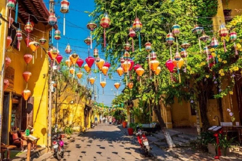 Visita a la ciudad de Hoi An-Paseo en barco-Suelta la linterna de flores en el río