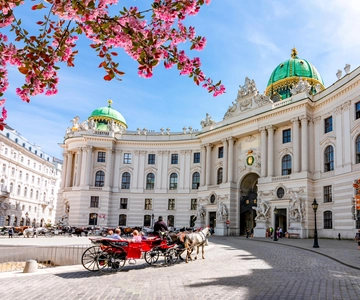 Vienna: Skip-the-Line Hofburg and Empress Sisi Museum Tour