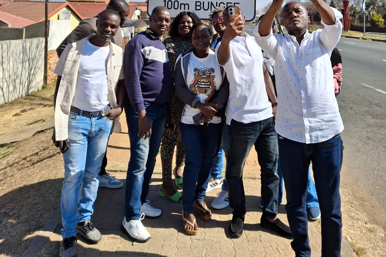 Johannesburg: Soweto, Dinokeng Culture and Wildlife Day Trip