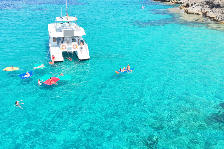 Palma: Deluxe Catamaran with Snacks, Drink, SUP & Snorkeling