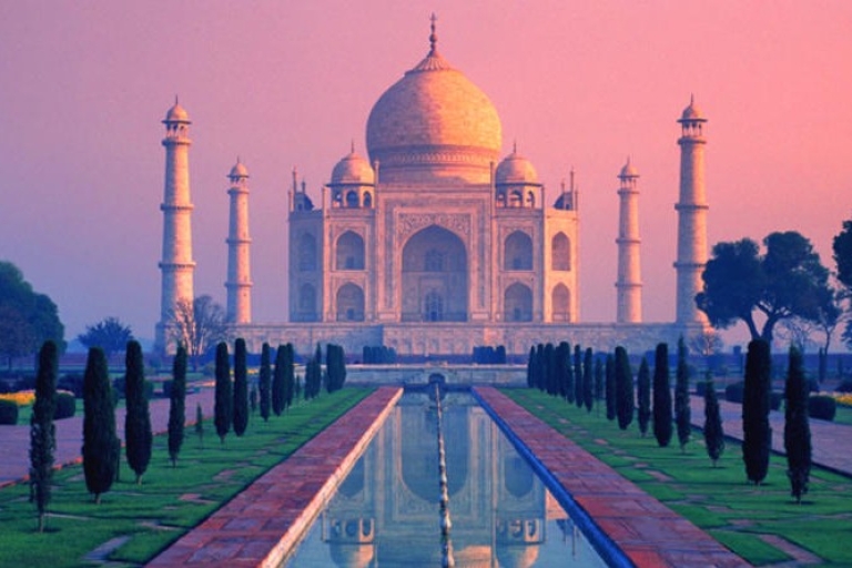 Depuis Delhi : Taj Mahal et Fort d'Agra : Excursion d'une journée en voitureTransport, chauffeur et guide uniquement