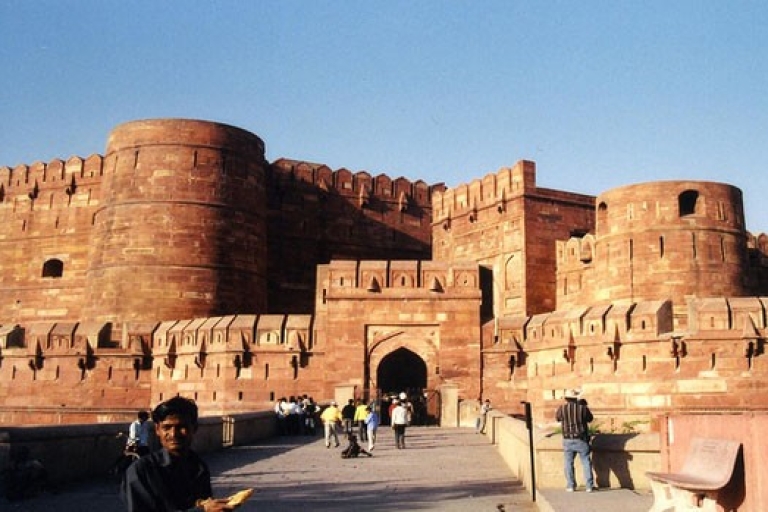 Von Delhi: Taj Mahal und Agra Fort: Ganztägiger Ausflug mit dem AutoTransport, Fahrer und Guide