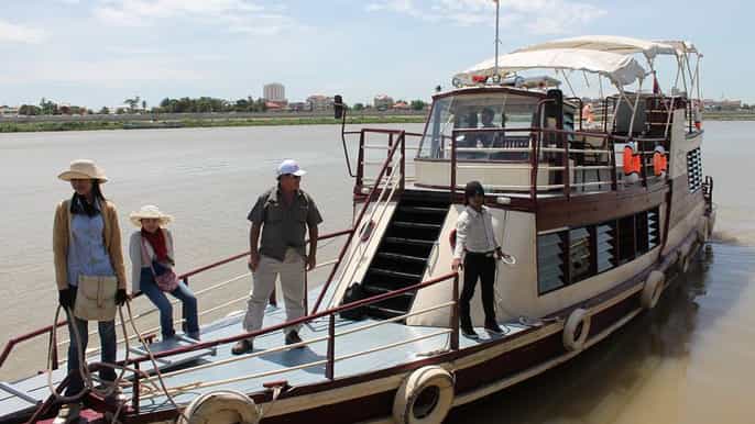 siem reap to phnom penh fullday cruise