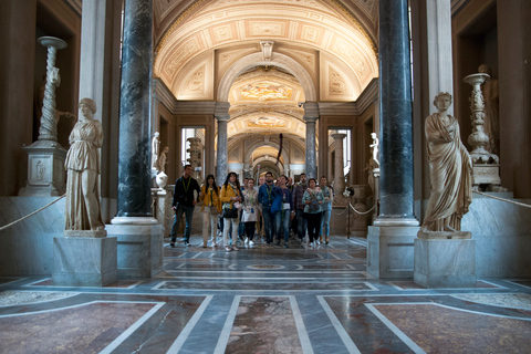 Roma: Salta la fila ai Musei Vaticani e alla Cappella SistinaTour di gruppo in inglese