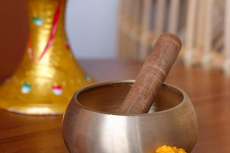 كانجو: علاجات التدليك والسبا في منتجع Svaha Spa Batu Bolongتدليك بالحجر الدافئ لمدة 60 دقيقة (فردي)