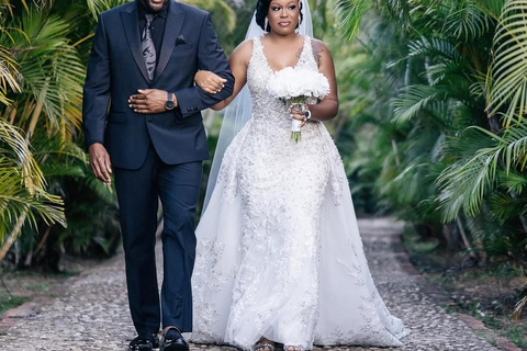 Cattura il matrimonio dei tuoi sogni con il fotografo di punta Vaughn.Cattura il tuo matrimonio da sogno con il fotografo top Vaughn