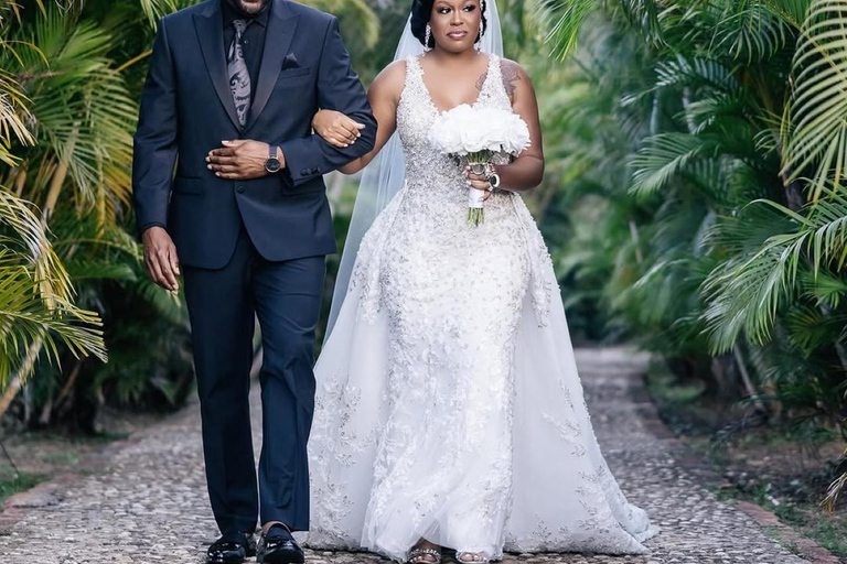 Cattura il matrimonio dei tuoi sogni con il fotografo di punta Vaughn.Cattura il tuo matrimonio da sogno con il fotografo top Vaughn