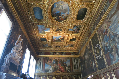 Full Venice Walking Tour: Doge's Palace and St. Mark's Tour in English