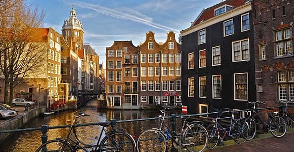 Von Brüssel aus: Tagestour nach Amsterdam mit Grachtenrundfahrt