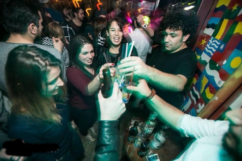 Estambul: noche de fiesta en un tour de bares de 7 horas