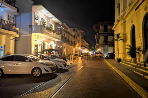 Panama: Night Tour and The Point Lookout Panama: Night tour with dinner, shared service in English