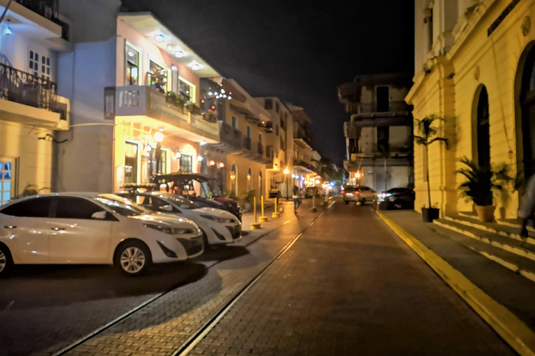 Panama: Night Tour and The Point Lookout Panama: Night tour with dinner, shared service in English