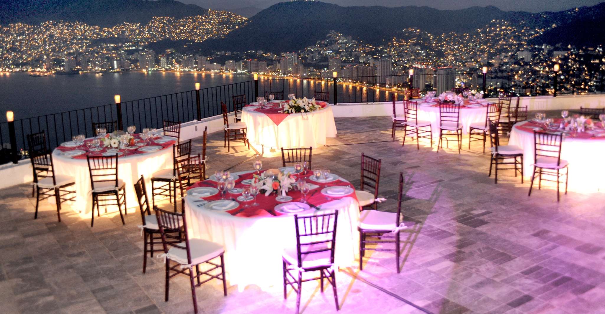 *Acapulco, cena de lujo privada, bebidas y buceadores de alto acantilado - Hizvo