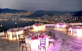 *Acapulco: Private Luxury Dinner, Drinks & High Cliff Divers