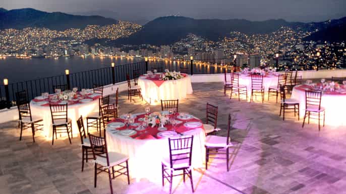 bella vista luxury dinner 3 drinks and divers