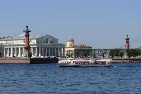 st petersburg boat trip and walking tour