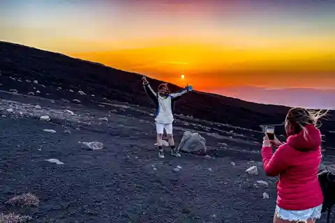 Etna Nord: Tour esclusivo al tramonto con fornitore ufficiale