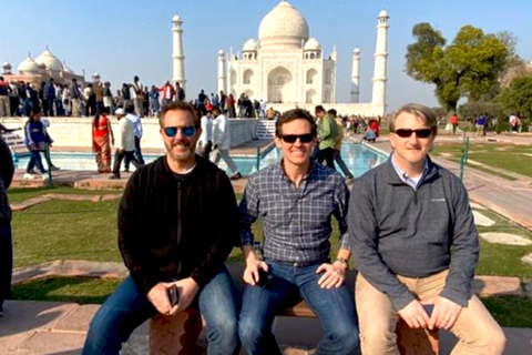 Van Delhi: privétour bij zonsopgang naar het mausoleum met ontbijtTour met alleen auto, chauffeur en begeleide service