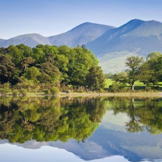 From London: Lake District Tour with Cream Tea & Cruise