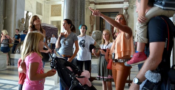 Rome: Private Vatican Highlights Tour with Scavenger Hunt