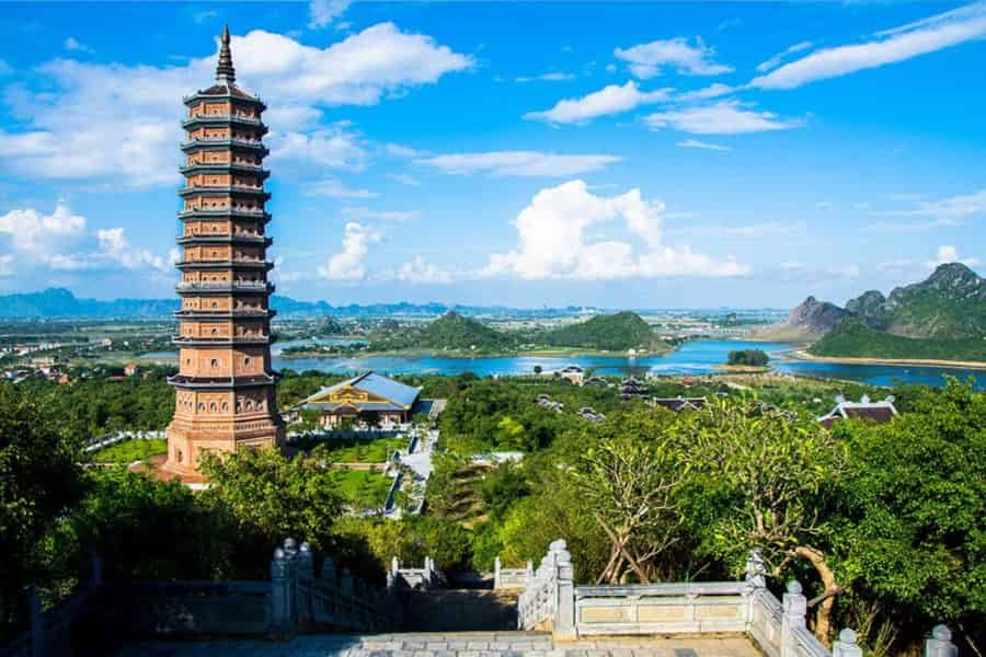 Von Hanoi: Privater Ausflug nach Ninh Binh – Bai Dinh, Trang An und Mua-Höhle. Foto: GetYourGuide